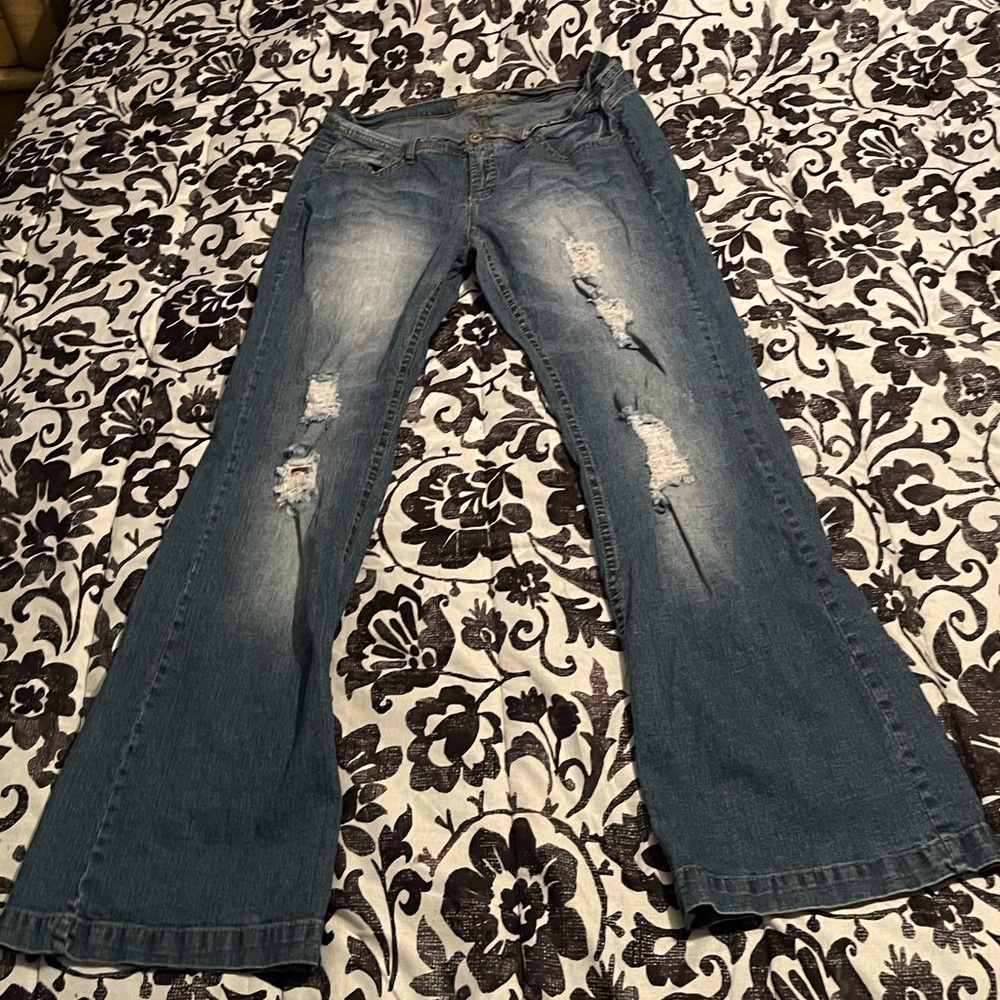 BONGO Distressed Flare Jeans with floral patches